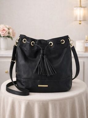 Black Drawstring Bucket Bag Tassel Gold Hardware Crossbody Liz Claiborne